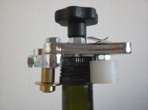 Kontrollrõnga sulgeja (korkidele 24-44 mm)