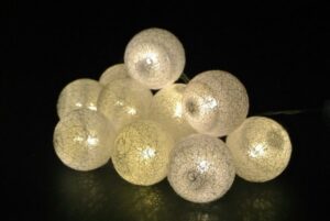 LED valguskett 10 palli, 4 cm