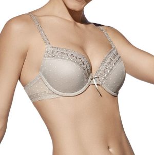 Rinnahoidja Selene Lara C nude